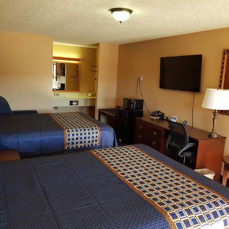Budget Host Inn Eastland Exterior photo